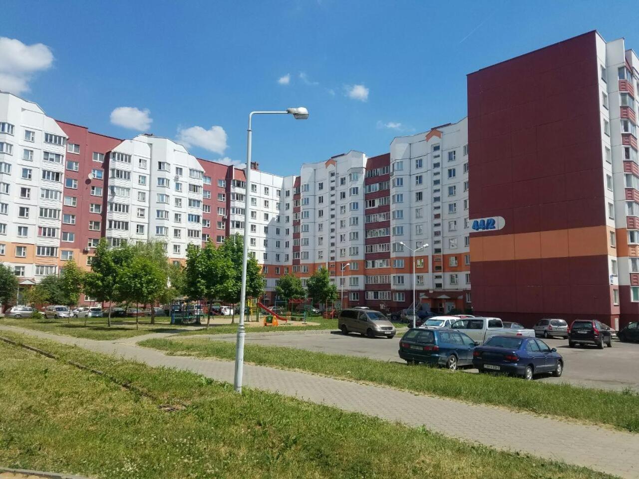 מינסק Apartment On Metro Mihalova מראה חיצוני תמונה