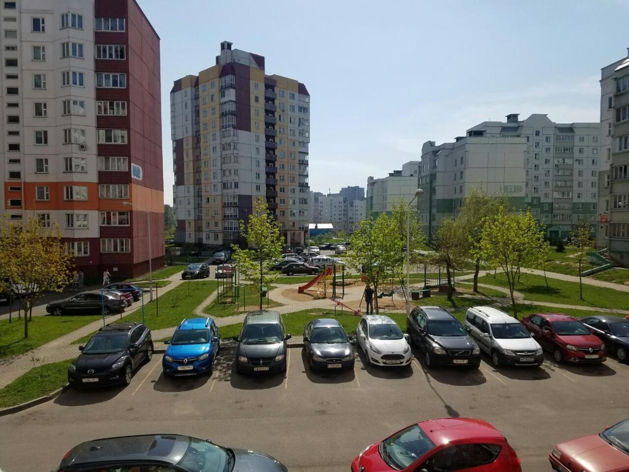 מינסק Apartment On Metro Mihalova מראה חיצוני תמונה