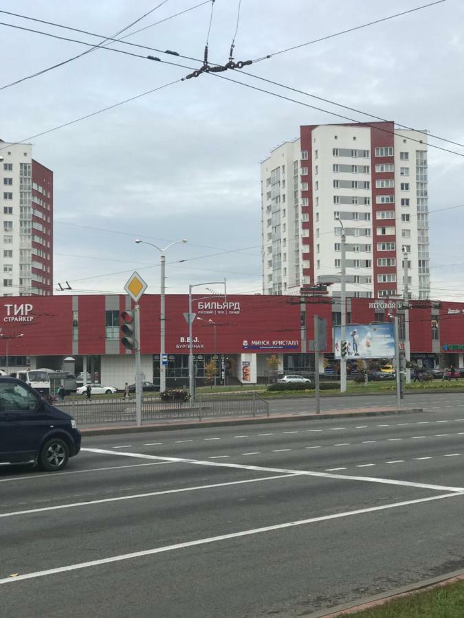מינסק Apartment On Metro Mihalova מראה חיצוני תמונה